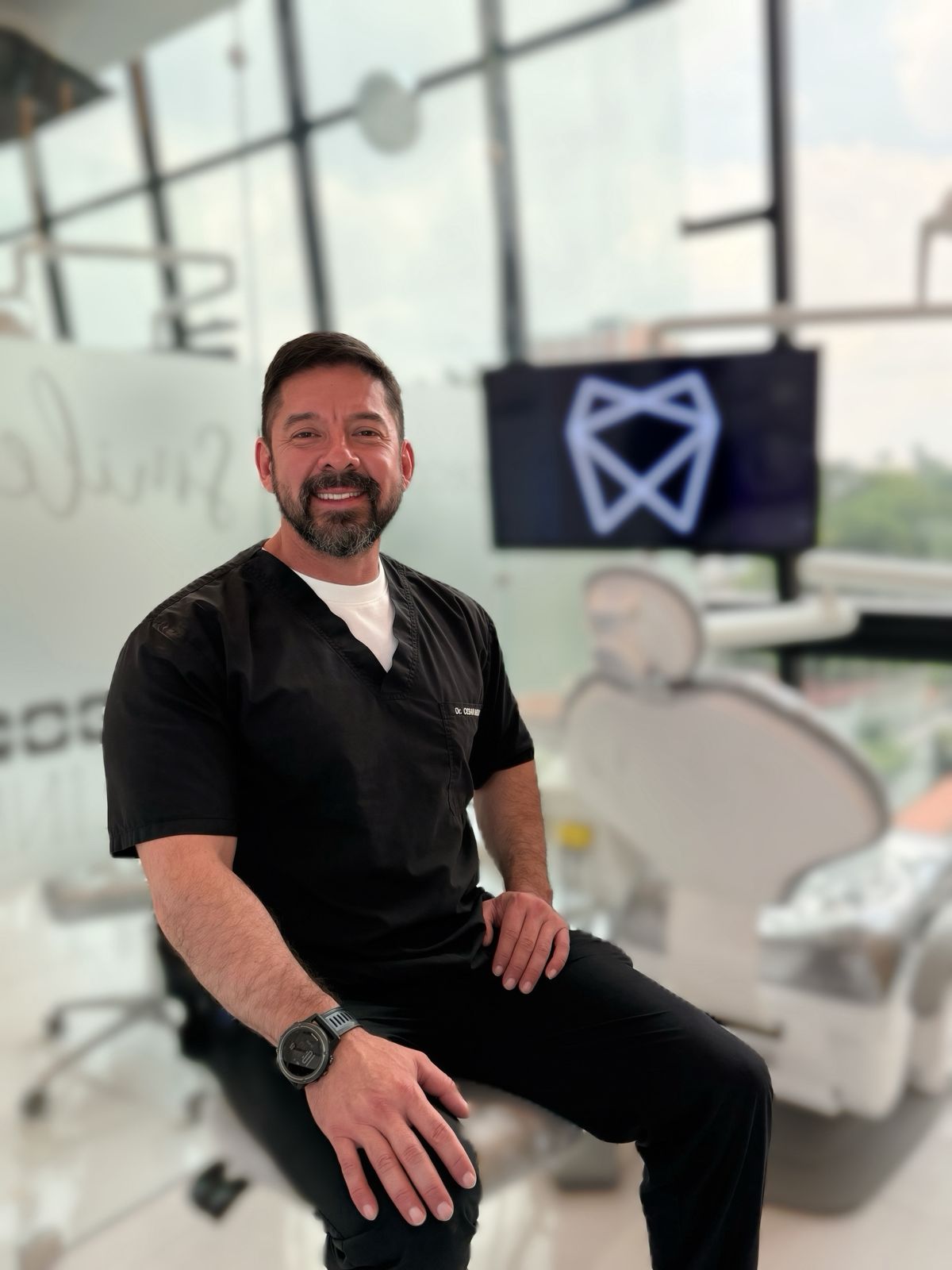 Dr. Cesar Mencos